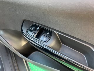 /photos/473/0c82b8d0-c17c-f737-d18f-daf8304f21be_i320x240.jpg