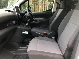 /photos/473/7f8f1b04-8836-36e9-e5af-7a4ae7679cf5_i320x240.jpg