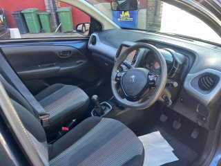 /photos/473/826e3f61-dd15-41d0-b233-d4c9a52aa1ad_i320x240.jpg