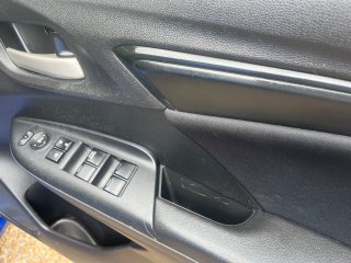 /photos/473/c7b40378-f1b4-15e3-e177-2bdb53995b49_i320x240.jpg